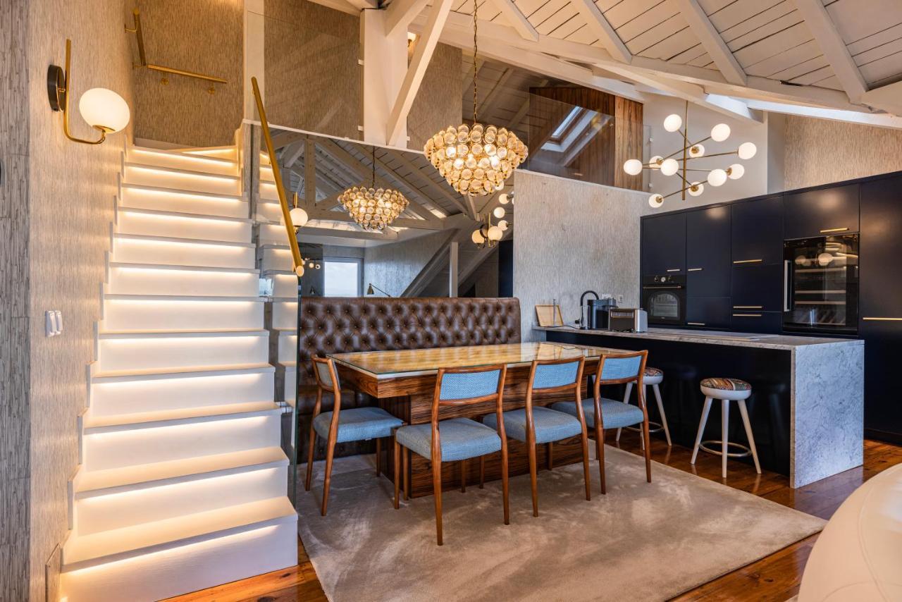 Luxury Duplex W/ River View By Lovelystay Apartment